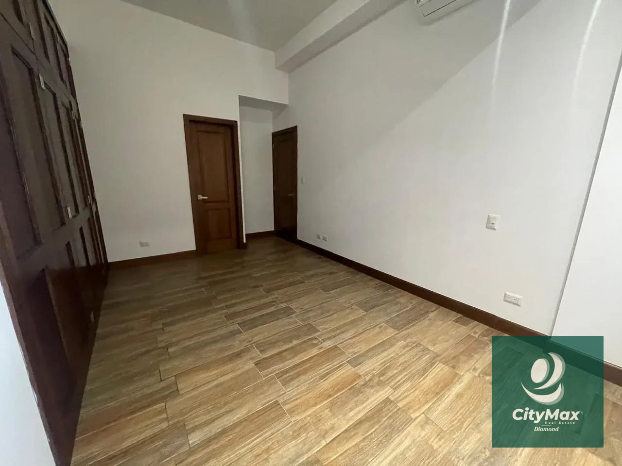 Apartamento En Renta en Salvattore Zona 10 Guatemala — Apartamento en Alquiler en Salvattore, Zona 10, Guatemala, Ciudad — foto 2 de 15