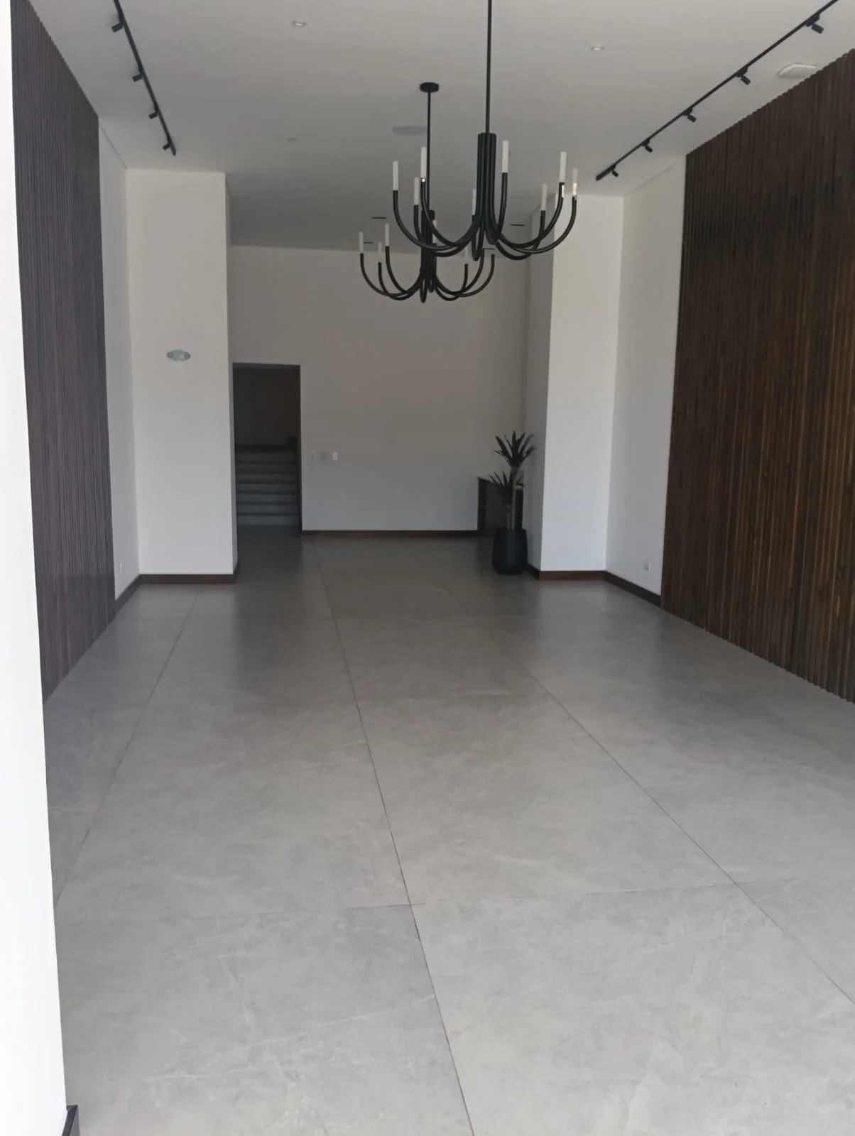RENTO APTO AMUEBLADO/EQUIPADO Z.16 VH4 NARU16 REF.6890 — Apartamento en Alquiler en Zona 16, Guatemala, Ciudad — foto 2 de 13