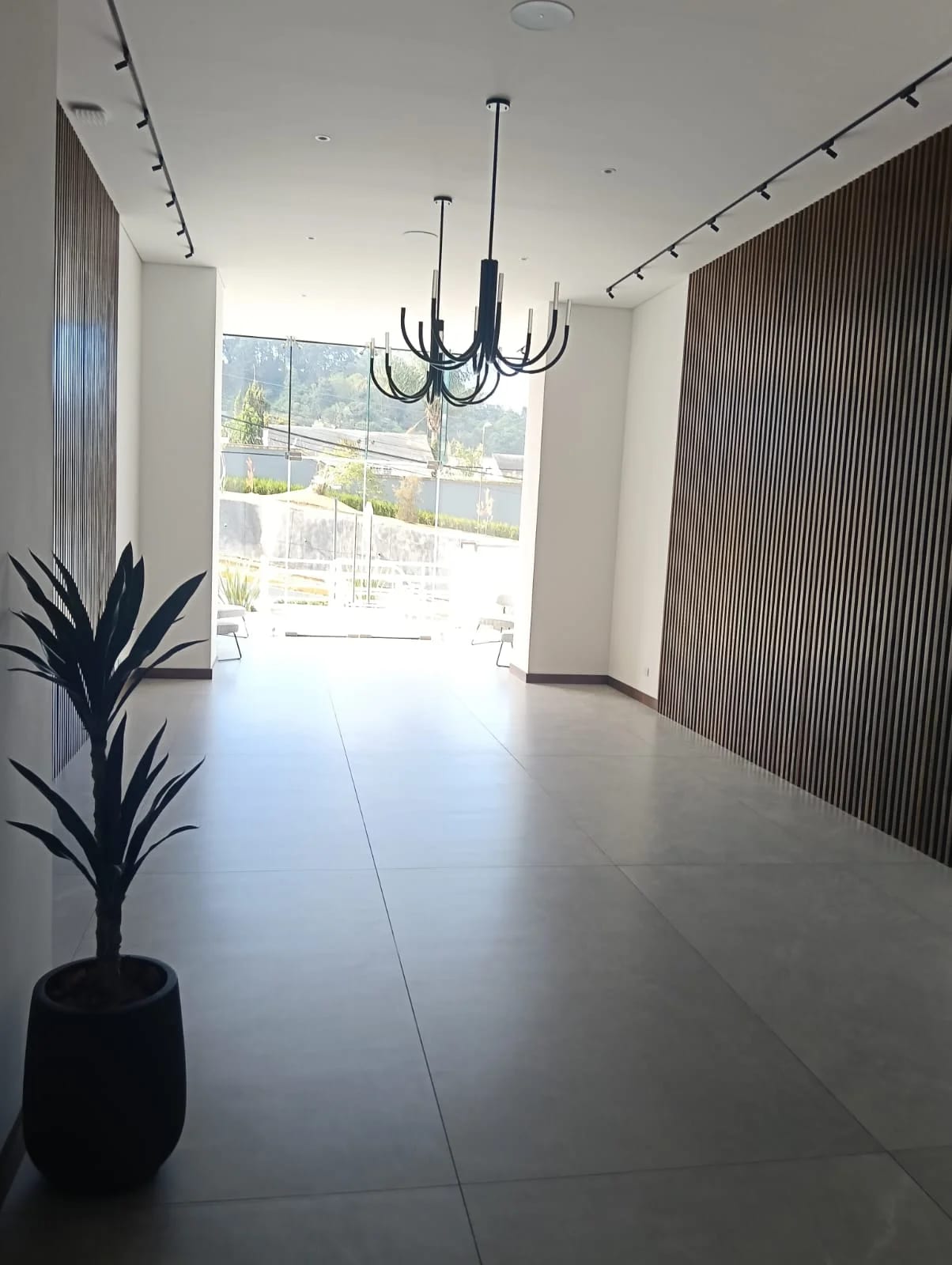 RENTO APTO AMUEBLADO/EQUIPADO Z.16 VH4 NARU16 REF.6890 — Apartamento en Alquiler en Zona 16, Guatemala, Ciudad — foto 4 de 13