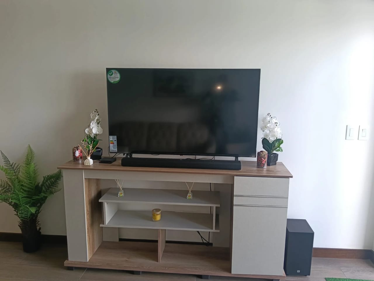 RENTO APTO AMUEBLADO/EQUIPADO Z.16 VH4 NARU16 REF.6890 *2 HAB, 2 BAÑOS, 2 PARQUEOS, AMPLIA TERRAZA, 142.97M2, $1150* — Apartamento en Alquiler en Zona 16, Guatemala, Ciudad — foto 7 de 12