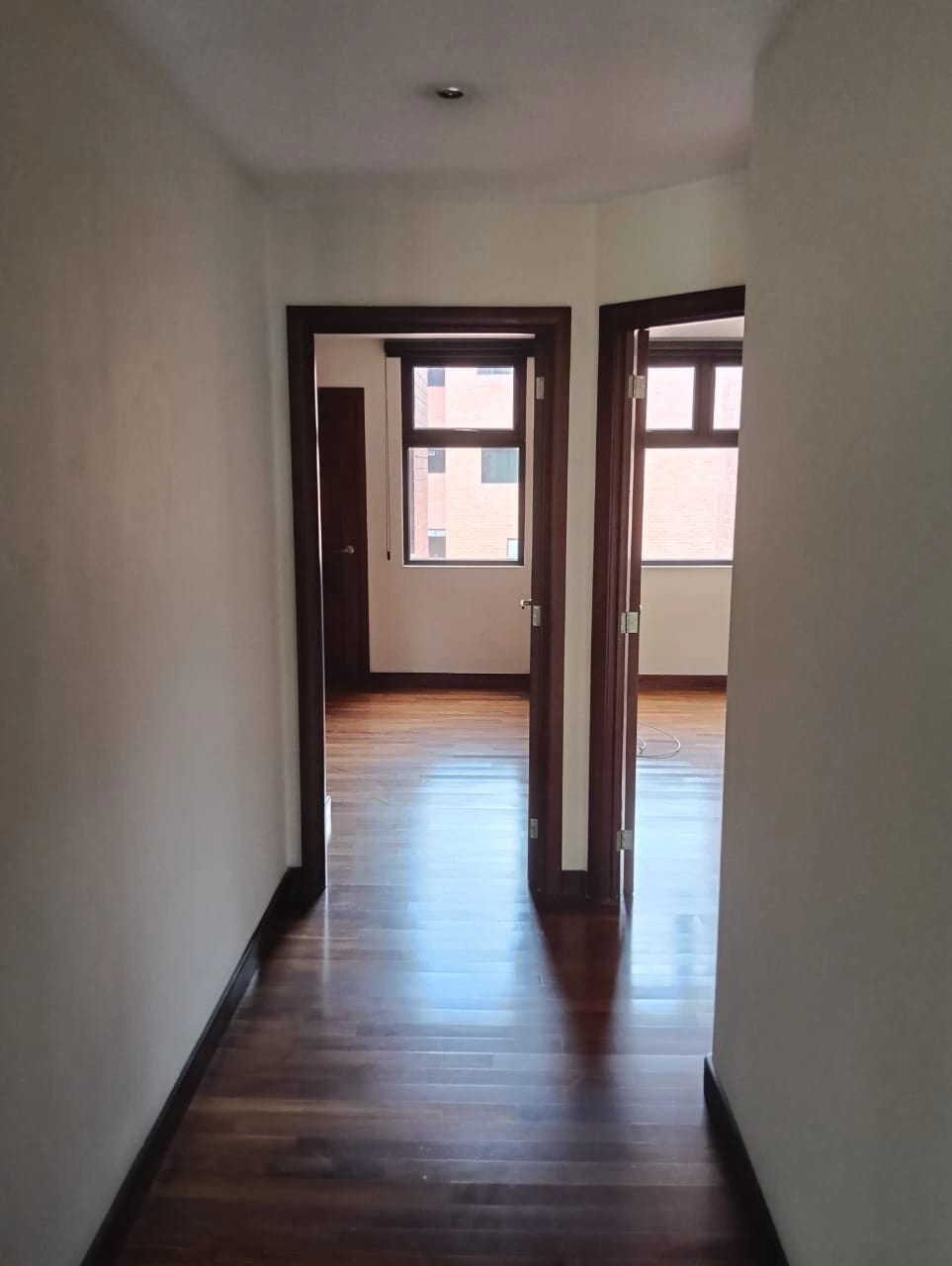 Vendo Apto Z.10 Edif. Mirafiori REF.6827 — Apartamento en Venta en Zona 10, Guatemala, Ciudad — foto 3 de 16