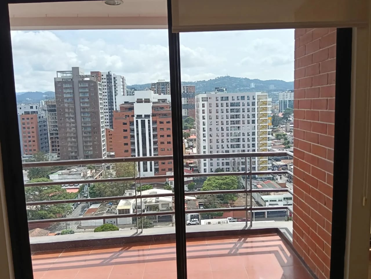 Vendo Apto Z.10 Edif. Mirafiori REF.6827 — Apartamento en Venta en Zona 10, Guatemala, Ciudad — foto 13 de 16