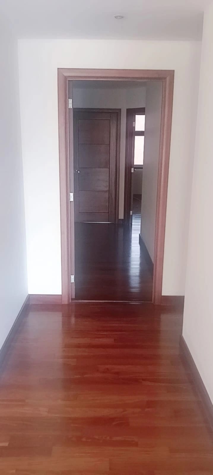 Vendo Apto Z.10 Edif. Mirafiori REF.6827 *110 M2, 2 Hab, 2 Baños, 2 Parqueos, $242,000* — Apartamento en Venta en Zona 10, Guatemala, Ciudad — foto 16 de 17
