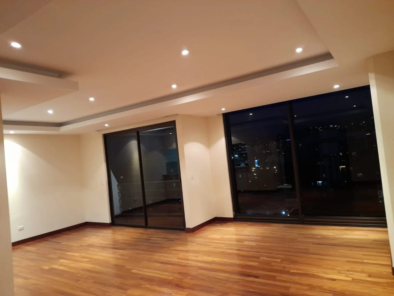 Vendo Apto Z.10 Edif. Mirafiori REF.6827 *110 M2, 2 Hab, 2 Baños, 2 Parqueos — Apartamento en Venta en Zona 10, Guatemala, Ciudad — foto 11 de 16