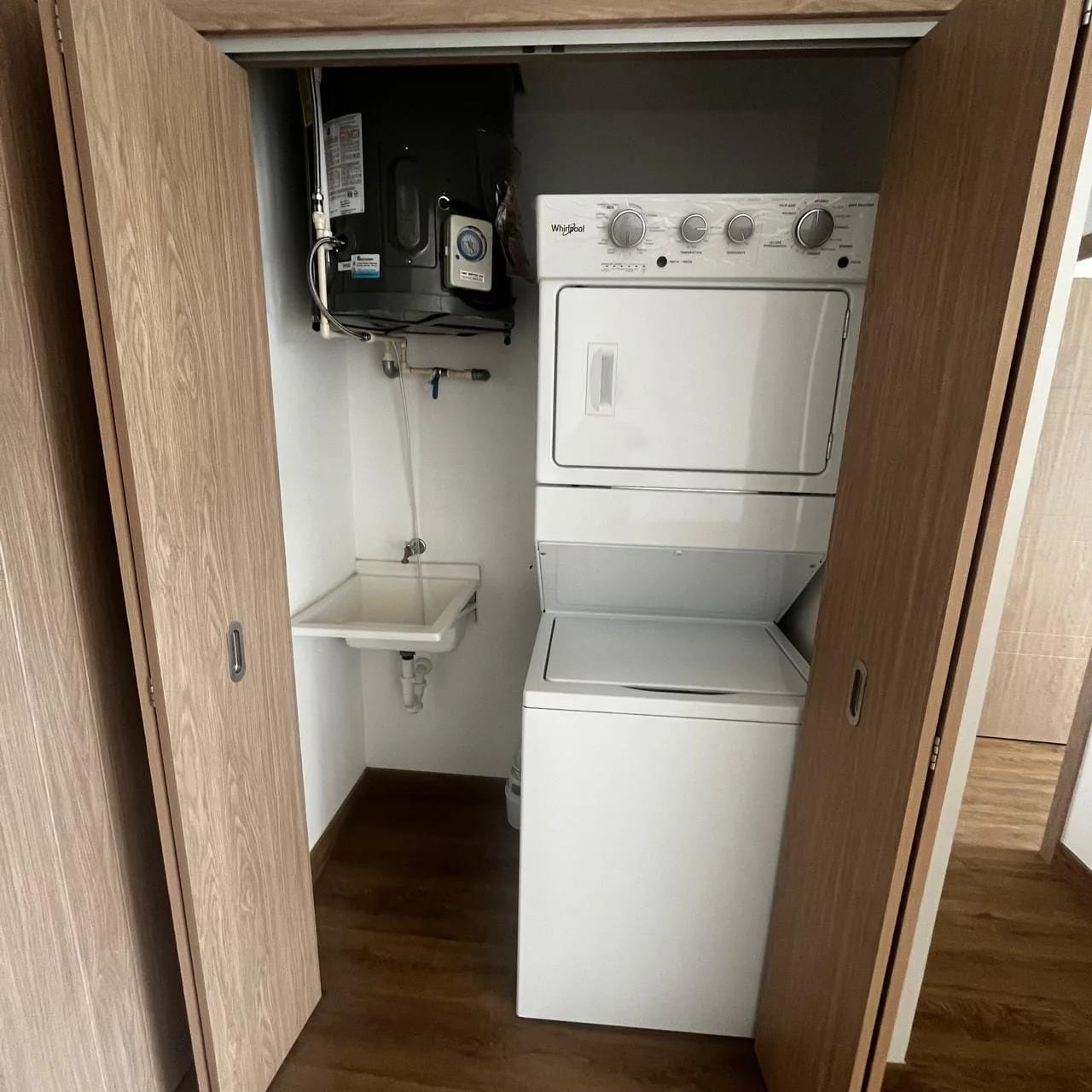 Rento Apto Zona 2 el Zapote, en Vertical, REF.6940 *3 Hab, 2 Baños, 1 Parq, Linea Blanca, Q.6500* — Apartamento en Alquiler en Zona 2, Guatemala, Ciudad — foto 3 de 8