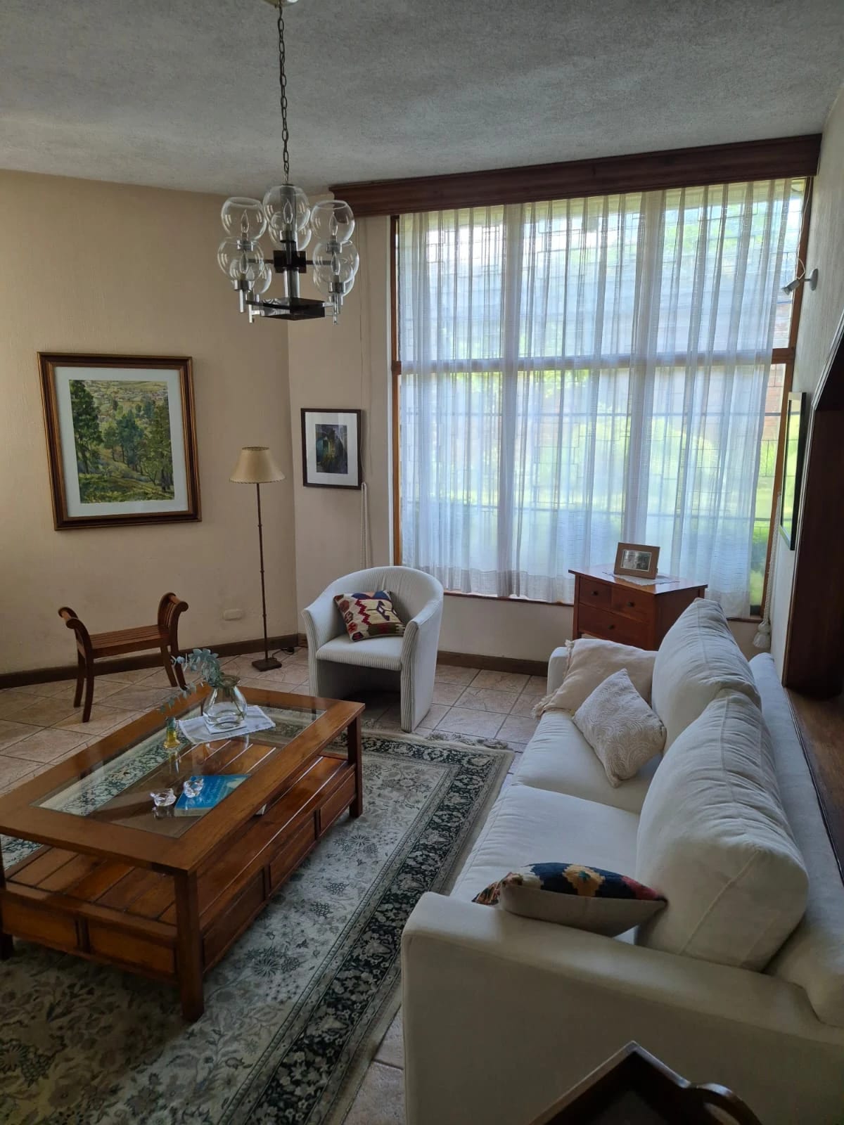 Vendo Casa 4 Hab Z.15 Valles de Vista Hermosa REF.6800 *450M2 Const, Estudio, Jardin, Cuarto Serv, 5 Parqueos, 4 Hab, 4.5 Baños, Sala Fam, $550K* — Casa en Venta en Zona 15, Guatemala, Ciudad — foto 2 de 17