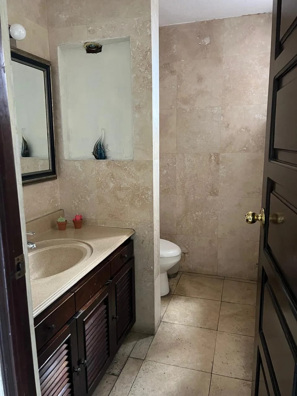 Rento Apto Z.9 Amueblado EDIF.12-29 REF.6902 *3 Hab, 2 Baños, 2 Parq — Apartamento en Alquiler en Zona 9, Guatemala, Ciudad — foto 3 de 16