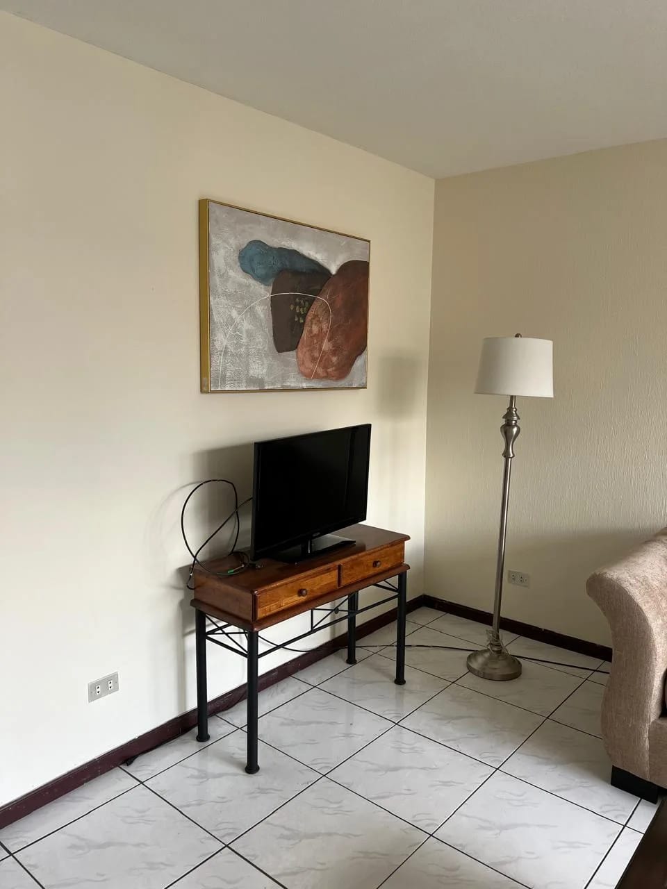 Rento Apto Z.9 Amueblado EDIF.12-29 REF.6902 *3 Hab, 2 Baños, 2 Parq — Apartamento en Alquiler en Zona 9, Guatemala, Ciudad — foto 14 de 16