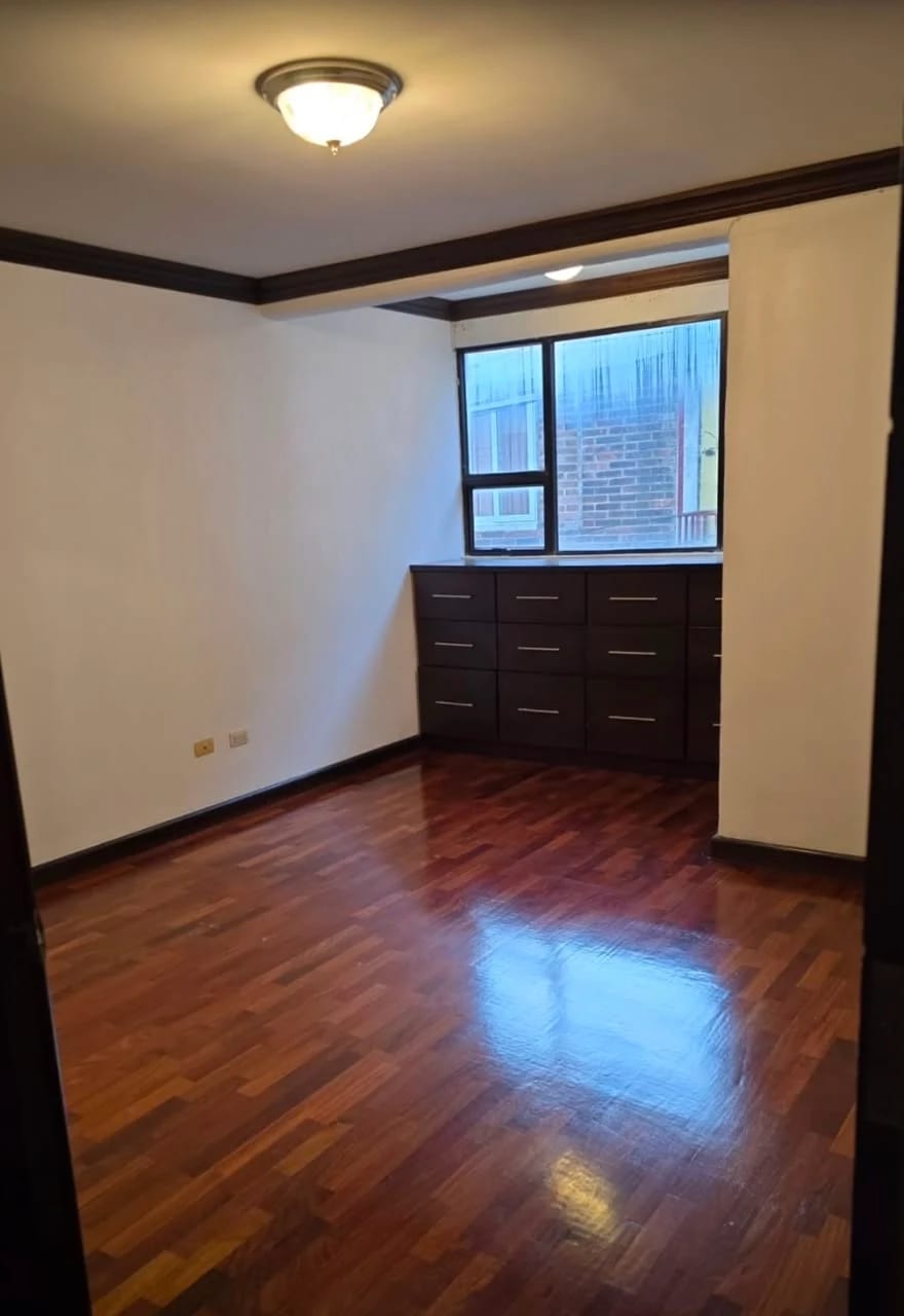 Rento Apto 3 Hab Zona 14 la Villa REF.6941 *3 Hab, 3 Baños, 2 Parq — Apartamento en Alquiler en Zona 14, Guatemala, Ciudad — foto 2 de 16