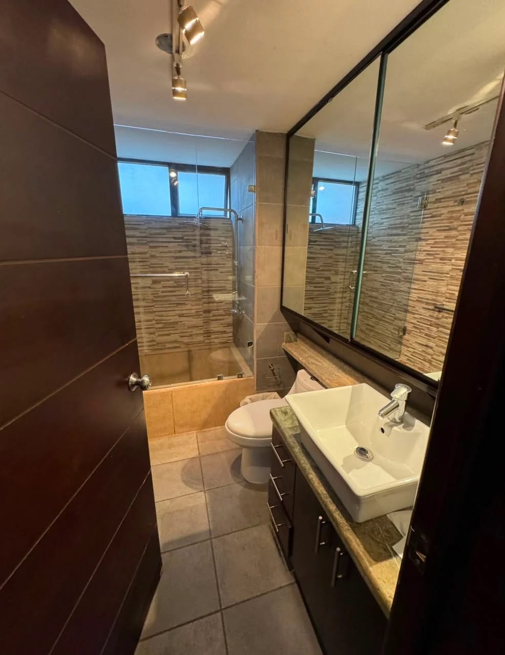 Rento Apto 3 Hab Zona 14 la Villa REF.6941 *3 Hab, 3 Baños, 2 Parq — Apartamento en Alquiler en Zona 14, Guatemala, Ciudad — foto 11 de 16