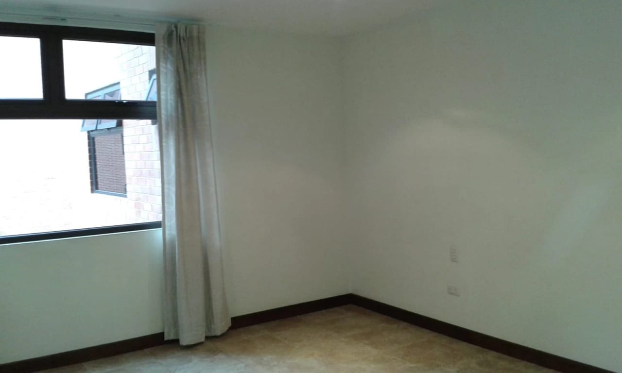 Rento Apto Z.10 Edif. Mirafiori, 6953 *110M2, 2 Hab, 2 Baños, 2 Parq — Apartamento en Alquiler en Zona 10, Guatemala, Ciudad — foto 5 de 13