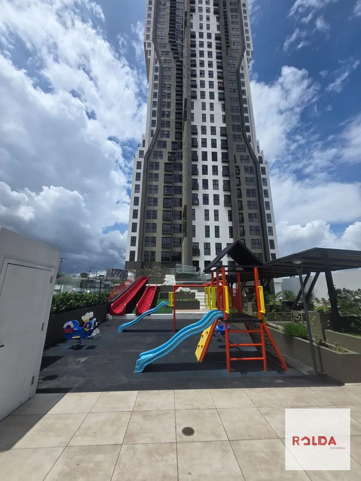 Apartamento nuevo en Altaire zona 11 — Apartamento en Venta en Zona 11, Guatemala, Ciudad — foto 2 de 7