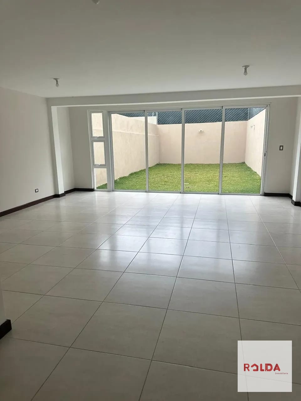 Casas en Venta en zona 16 Herradura Kanajuyu — Casa en Venta en Kanajuyú, Zona 16, Guatemala, Ciudad — foto 5 de 9