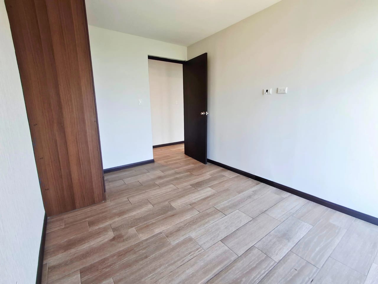 APARTAMENTO EN RENTA EDIFICIO NAGANO 81 MTS2, PIEDRA PARADA, CRISTO REY ZONA 16 — Apartamento en Alquiler en Zona 16, Guatemala, Ciudad — foto 10 de 17