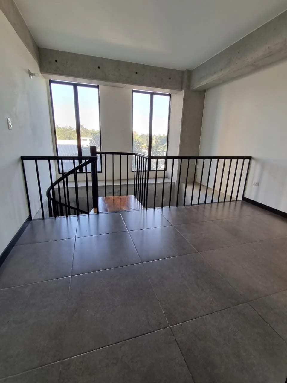 APARTAMENTO ESTUDIO EN VENTA, EDIFICIO FABRA 1 DORMITORIO Y JARDÍN, ZONA 10 — Apartamento en Venta en Fabra, Zona 10, Guatemala, Ciudad — foto 7 de 17