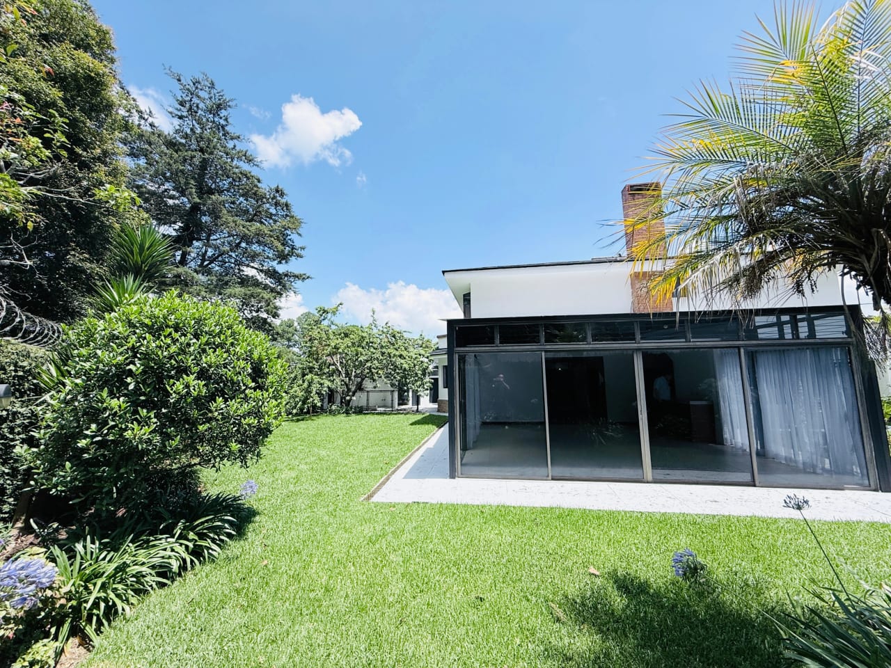 CASA AMPLIA EN RENTA CON JARDIN 4 HAB. / COND. SAN ANTONIO KM. 16.5 CAES — Casa en Alquiler en San Antonio, Carretera a El Salvador, Guatemala, Ciudad — foto 5 de 14
