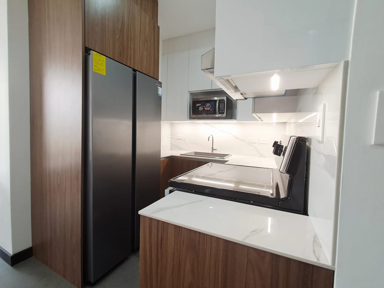 APARTAMENTO AMUEBLADO PARA ESTRENAR EDIFICIO ARLES 57MTS2, 2 DORMITORIOS, ZONA 15 — Apartamento en Alquiler en Arles, Zona 15, Guatemala, Ciudad — foto 3 de 17