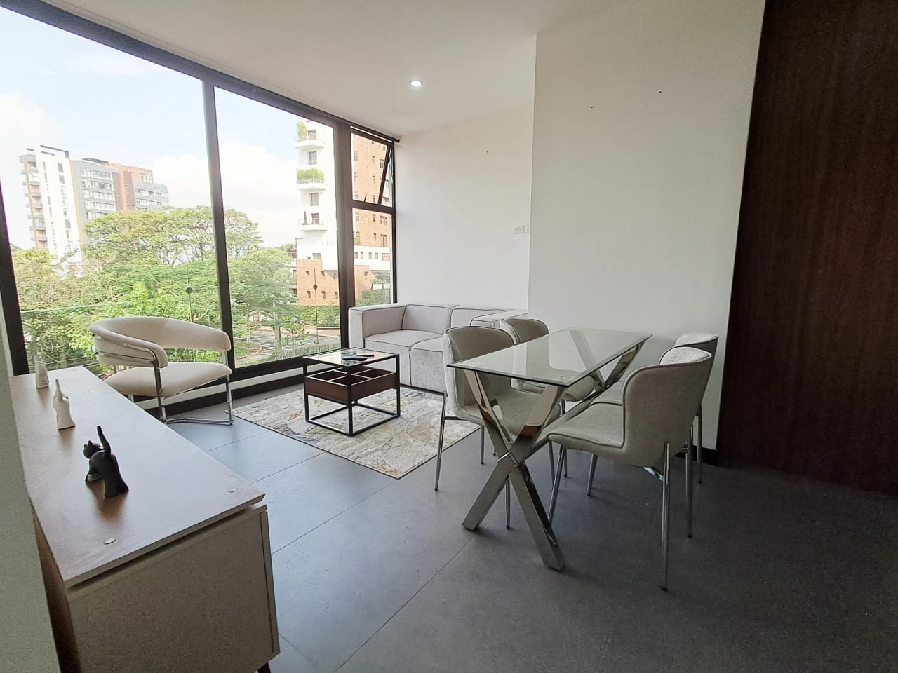 APARTAMENTO AMUEBLADO PARA ESTRENAR EDIFICIO ARLES 57MTS2, 2 DORMITORIOS, ZONA 15 — Apartamento en Alquiler en Arles, Zona 15, Guatemala, Ciudad — foto 4 de 17