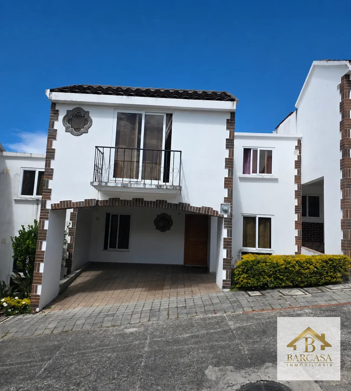 Se vende casa en Arrazola Country club km 16.5 CAES, entrada a Olmeca, Carretera a lo de Dieguez. 4 habitaciones mas estudio. — Casa en Venta en Arrazola Country Club, Carretera a El Salvador, Guatemala, Ciudad — foto 1 de 13