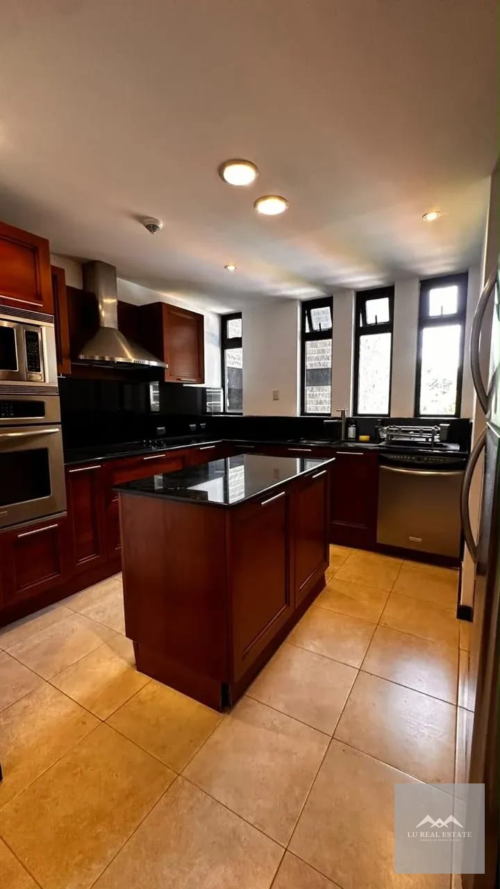 Apartamento de dos habitaciones — Apartamento en Alquiler en Zona 10, Guatemala, Ciudad — foto 1 de 3