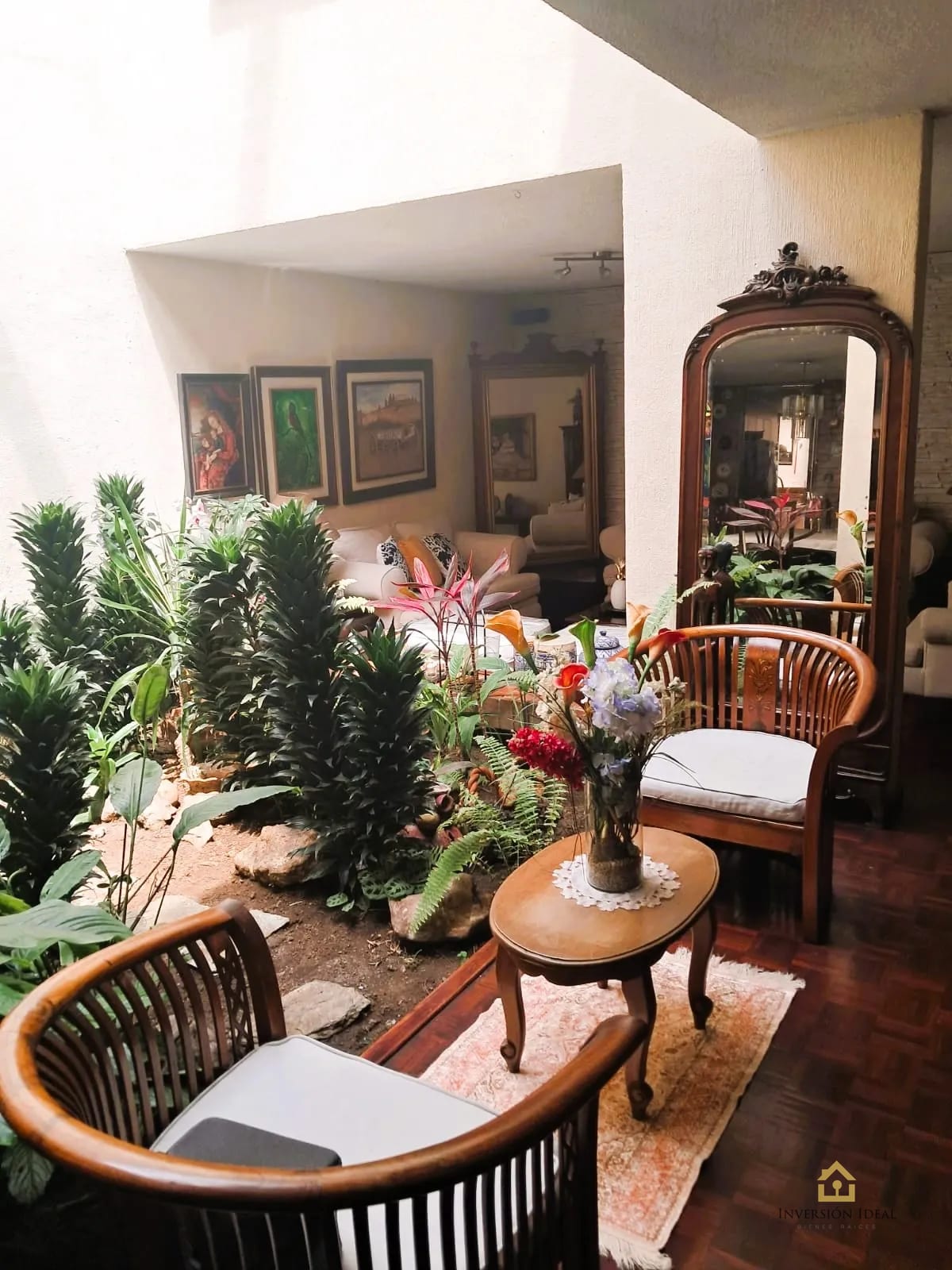 Vendo casa 3 hab + cuarto de servicio zona 10 — Casa en Venta en Zona 10, Guatemala, Ciudad — foto 1 de 17