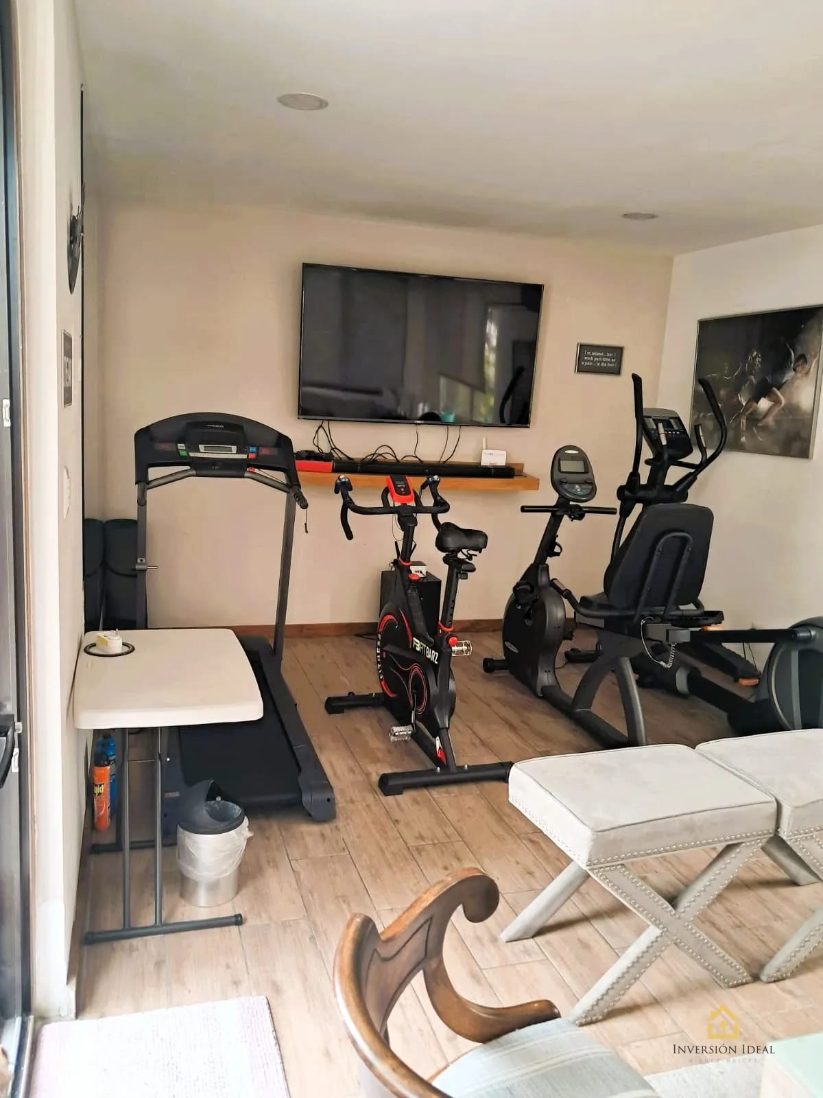 Vendo casa 3 hab + cuarto de servicio zona 10 — Casa en Venta en Zona 10, Guatemala, Ciudad — foto 15 de 17