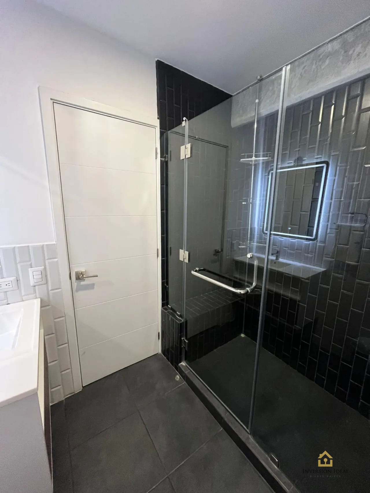 Apartamento en venta para inversión 2 dormitorios en Edificio Granat zona 4 — Apartamento en Venta en Granat, Zona 4, Guatemala, Ciudad — foto 6 de 17