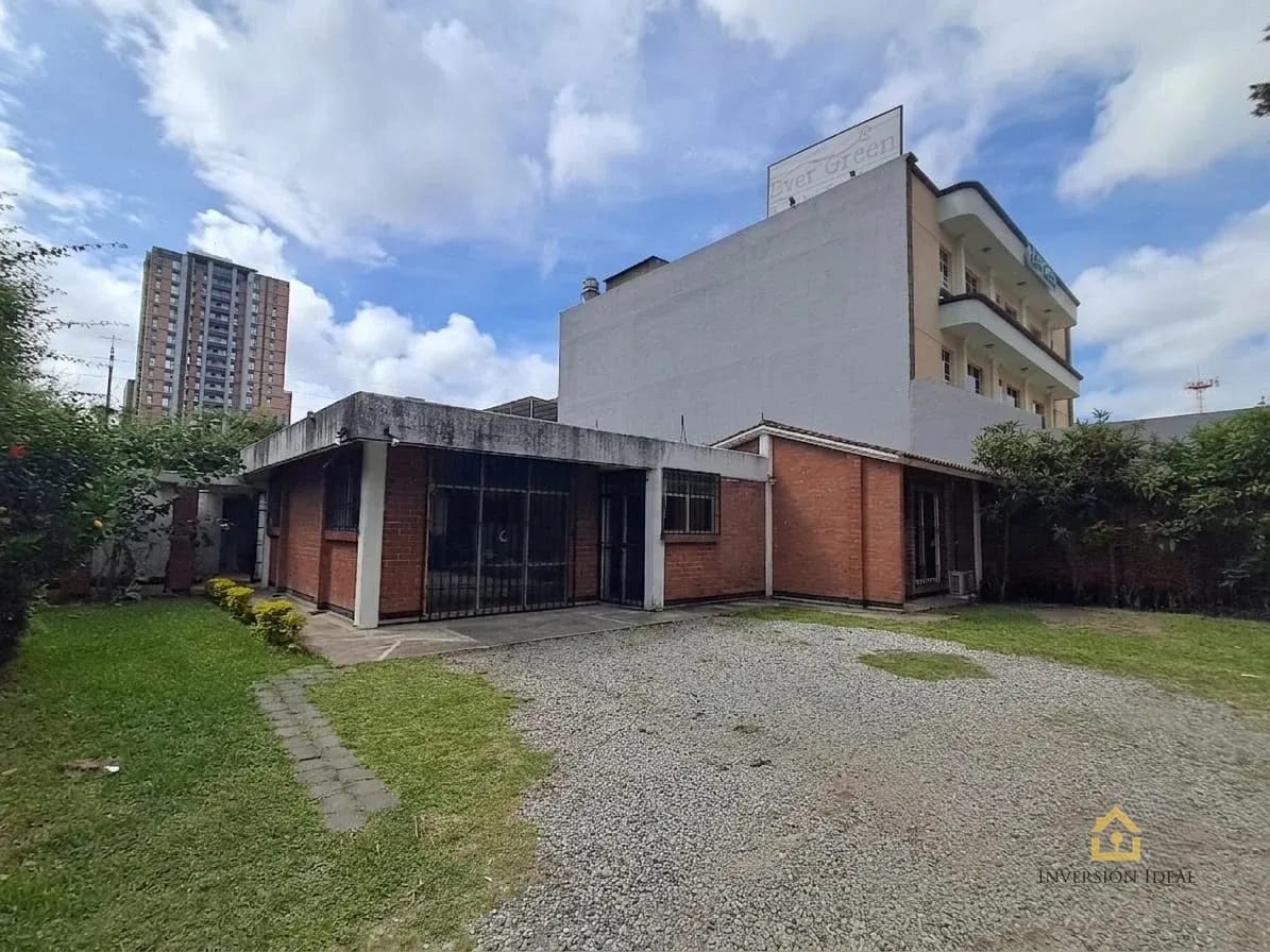 Casa comercial en renta - 12 ambientes - 800 mtsts2 - $6000 + IVA (Negociable) - Zona 10 — Casa en Alquiler en Centro Comercial Los Próceres, Zona 10, Guatemala, Ciudad — foto 1 de 18