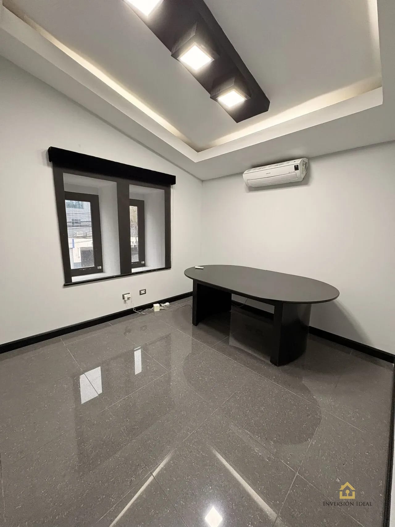 Edificio en renta 6 ambientes 433 mts2 - $5,900 / Q44,800. En Zona 10 — Oficina en Alquiler en 19-10, Zona 10, Guatemala, Ciudad — foto 7 de 11