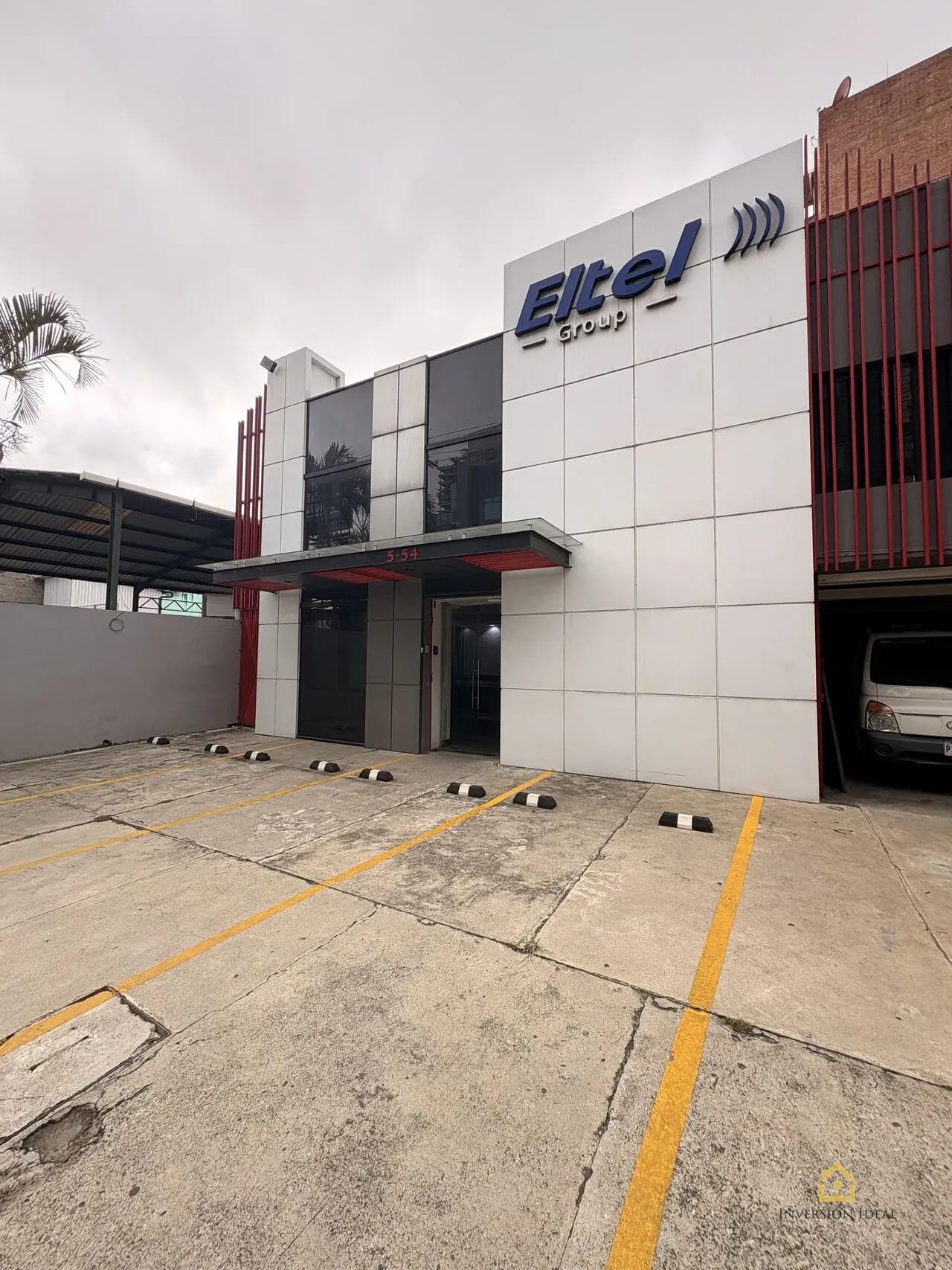 Edificio en renta 6 ambientes 433 mts2 - $5,900 / Q44,800. En Zona 10 — Oficina en Alquiler en 19-10, Zona 10, Guatemala, Ciudad — foto 11 de 11