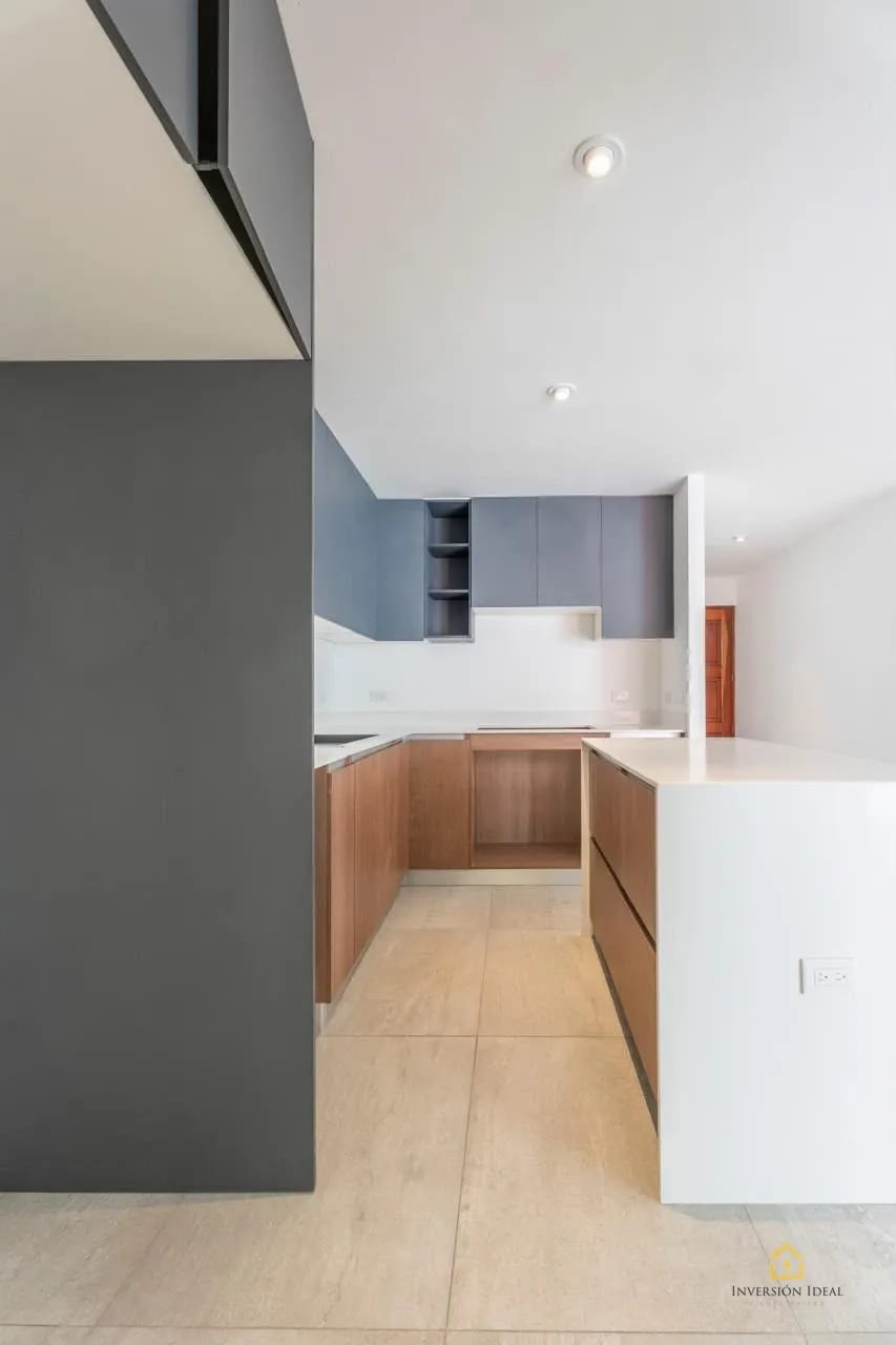 Casa en venta 4 habitaciones 256 mts2 - $495,000 + IVA (Negociables) en 20 Calle Zona 10 — Casa en Venta en Empresarial Los Próceres, Zona 10, Guatemala, Ciudad — foto 9 de 10
