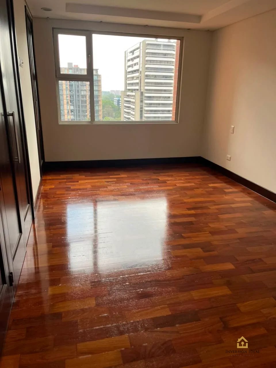 Apartamento en renta 2 habitaciones 101.40 mts2 - Santa Sofía zona 10 — Apartamento en Alquiler en Santa Sofía, Zona 10, Guatemala, Ciudad — foto 3 de 10