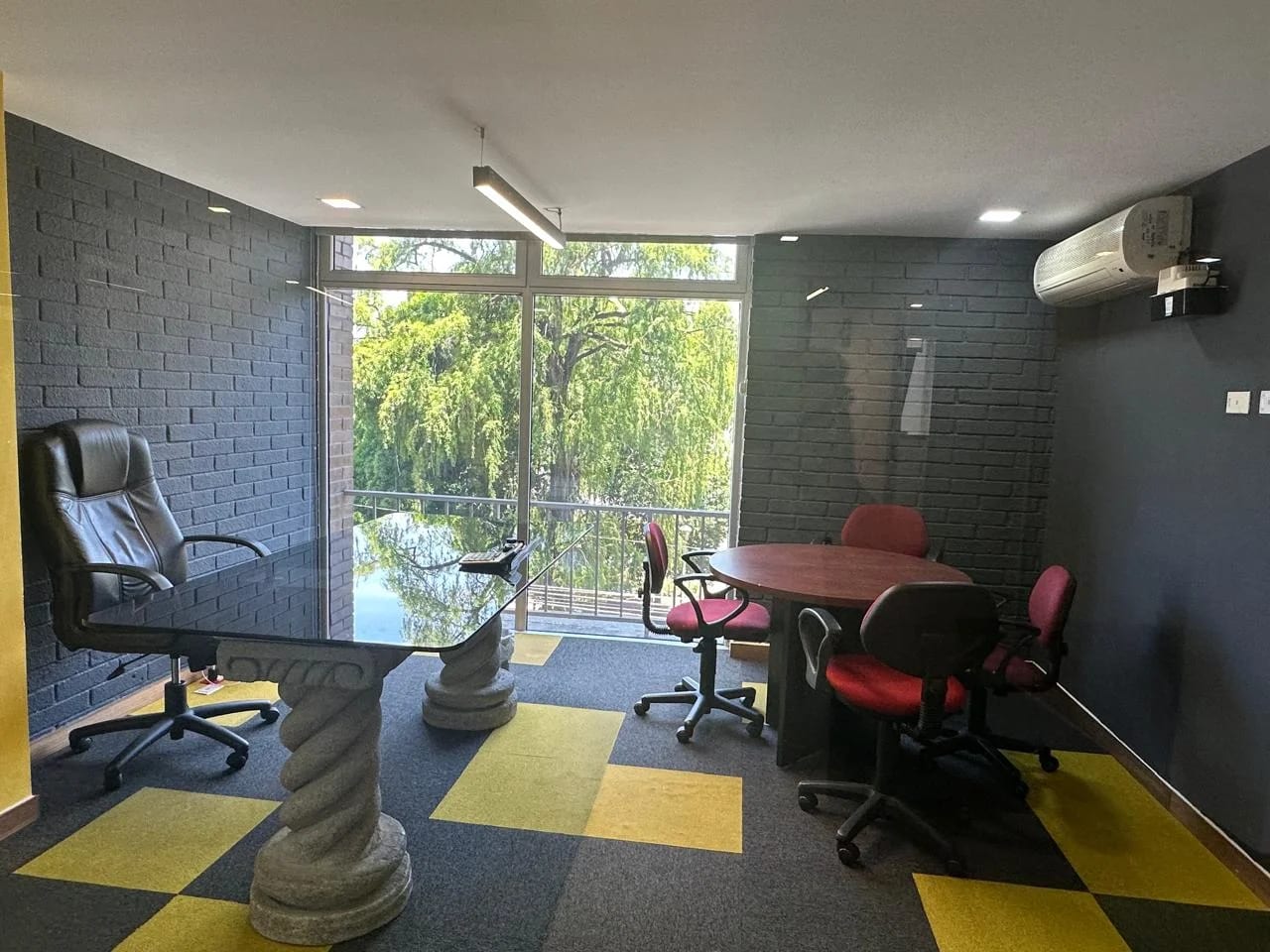 amplia oficina EN VENTA, EDIFICIO ETISA ZONA 9 — Oficina en Venta en Etisa, Zona 9, Guatemala, Ciudad — foto 1 de 15