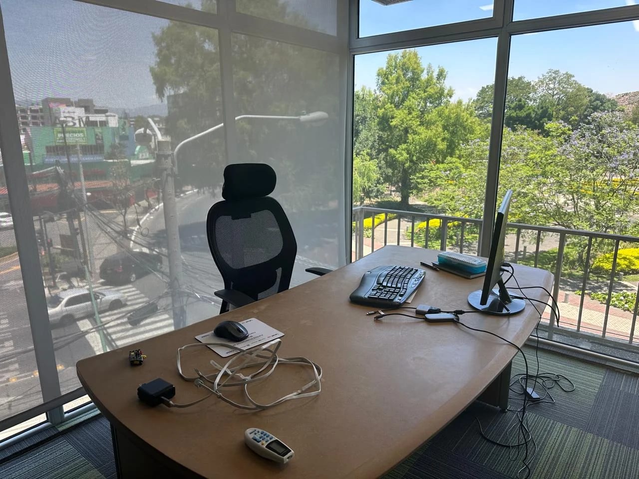 amplia oficina EN VENTA, EDIFICIO ETISA ZONA 9 — Oficina en Venta en Etisa, Zona 9, Guatemala, Ciudad — foto 13 de 15