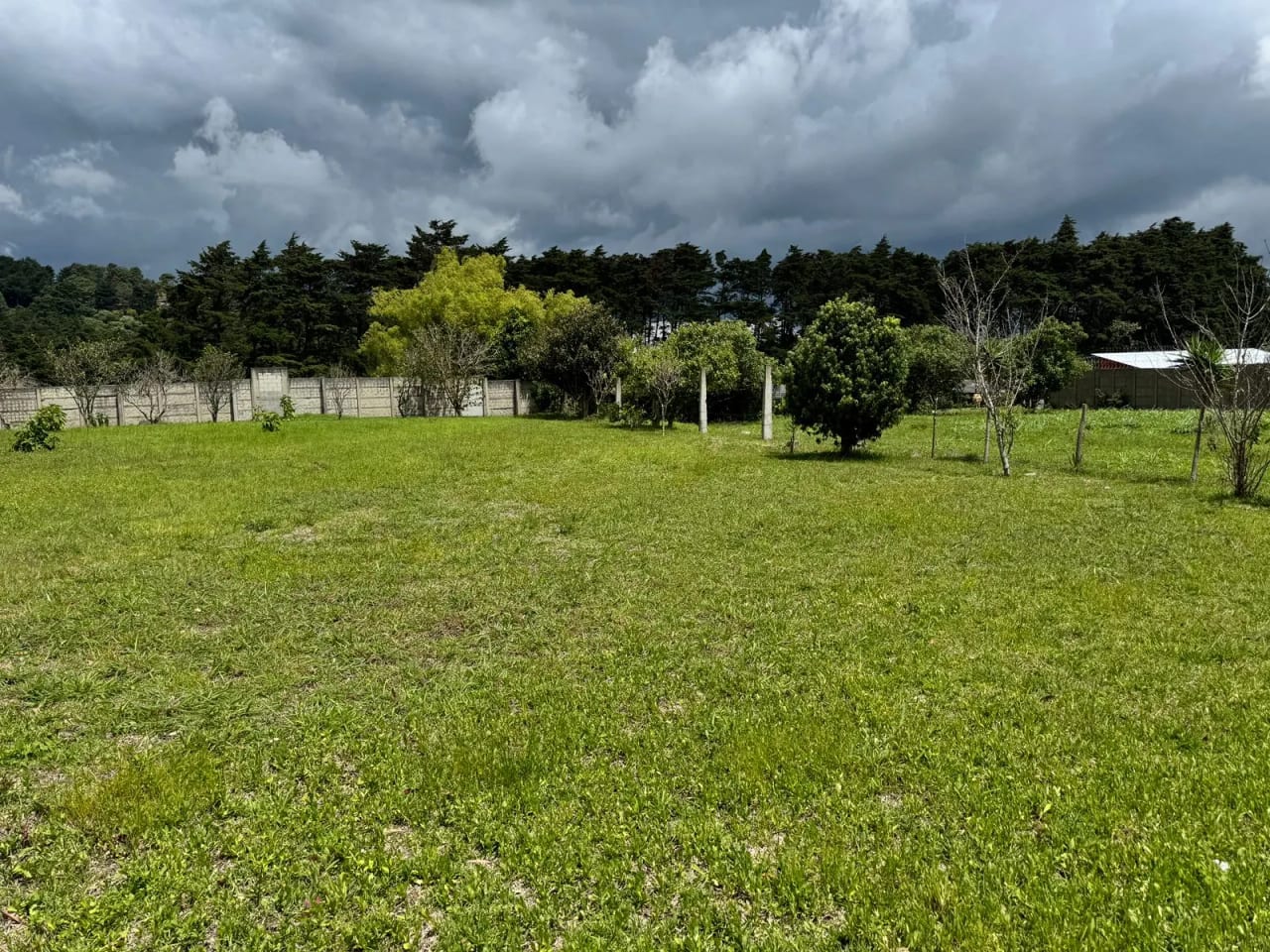 LINDISIMO TERRENO EN CONDOMINIO MONTECARLO, KM 18,7 FRAIJANES — Terreno en Venta en Montecarlo, Carretera a El Salvador, Guatemala, Ciudad — foto 7 de 10