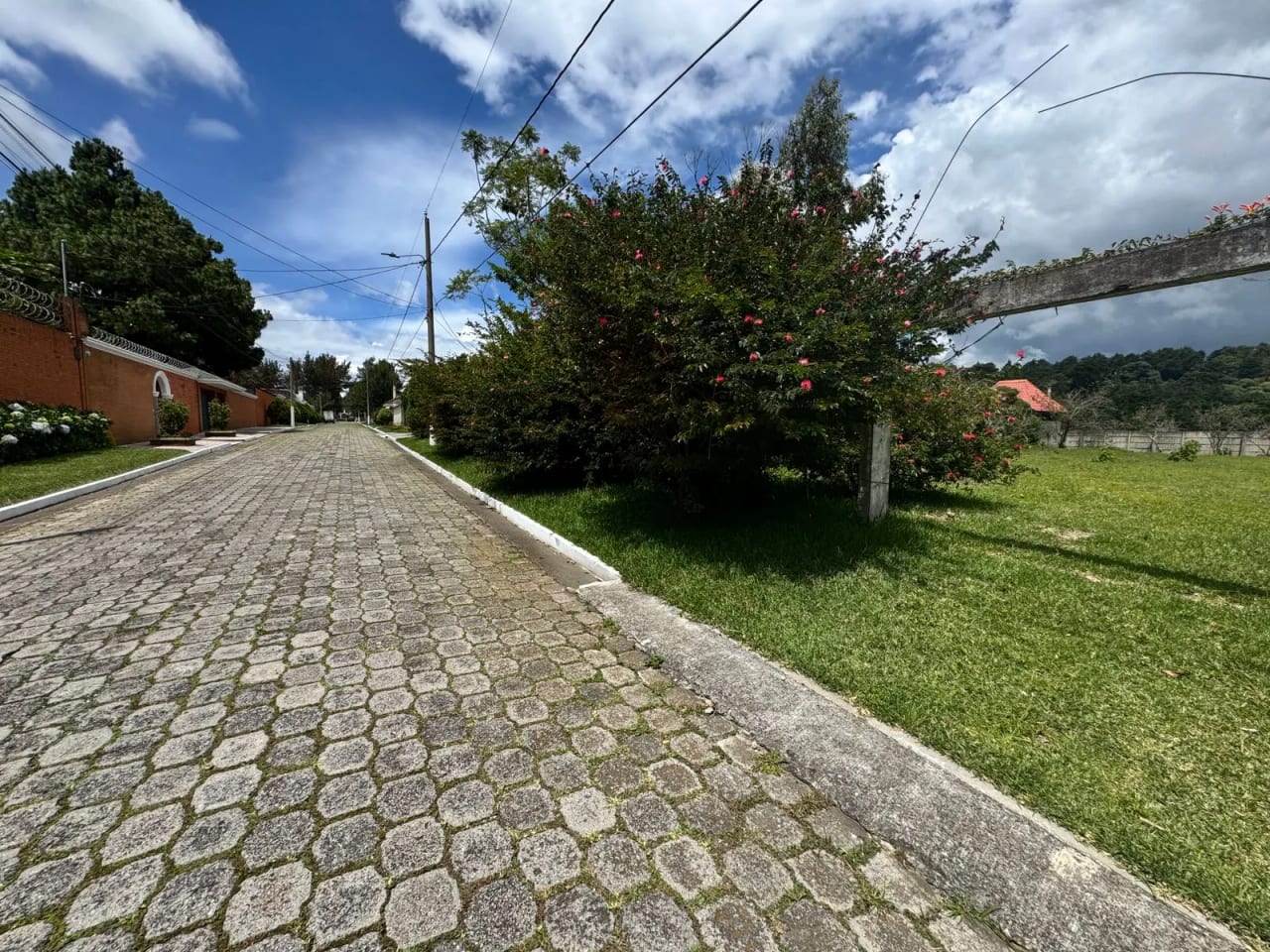 LINDISIMO TERRENO EN CONDOMINIO MONTECARLO, KM 18,7 FRAIJANES — Terreno en Venta en Montecarlo, Carretera a El Salvador, Guatemala, Ciudad — foto 9 de 10