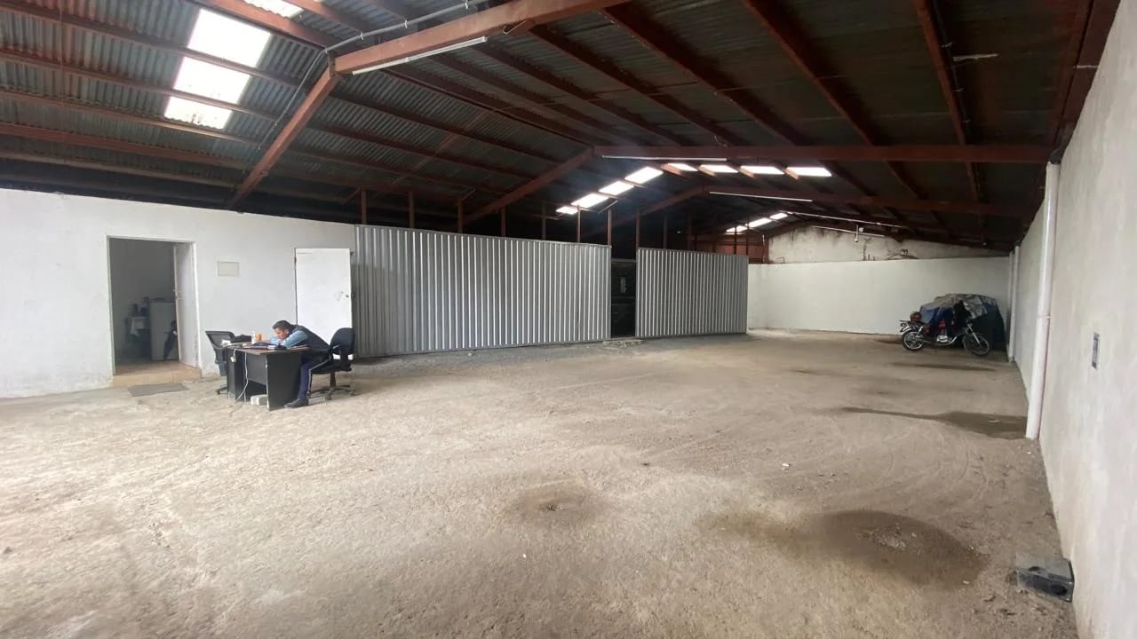 Predio de 1700 varas de area en ALQUILER — Terreno en Alquiler en Zona 10, Guatemala, Ciudad — foto 4 de 7