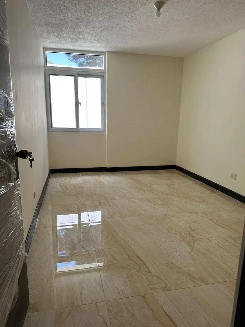 Linda Casa Remodelada en Granai I, Zona 11 — Casa en Venta en Granai & Townson, Zona 11, Guatemala, Ciudad — foto 4 de 7