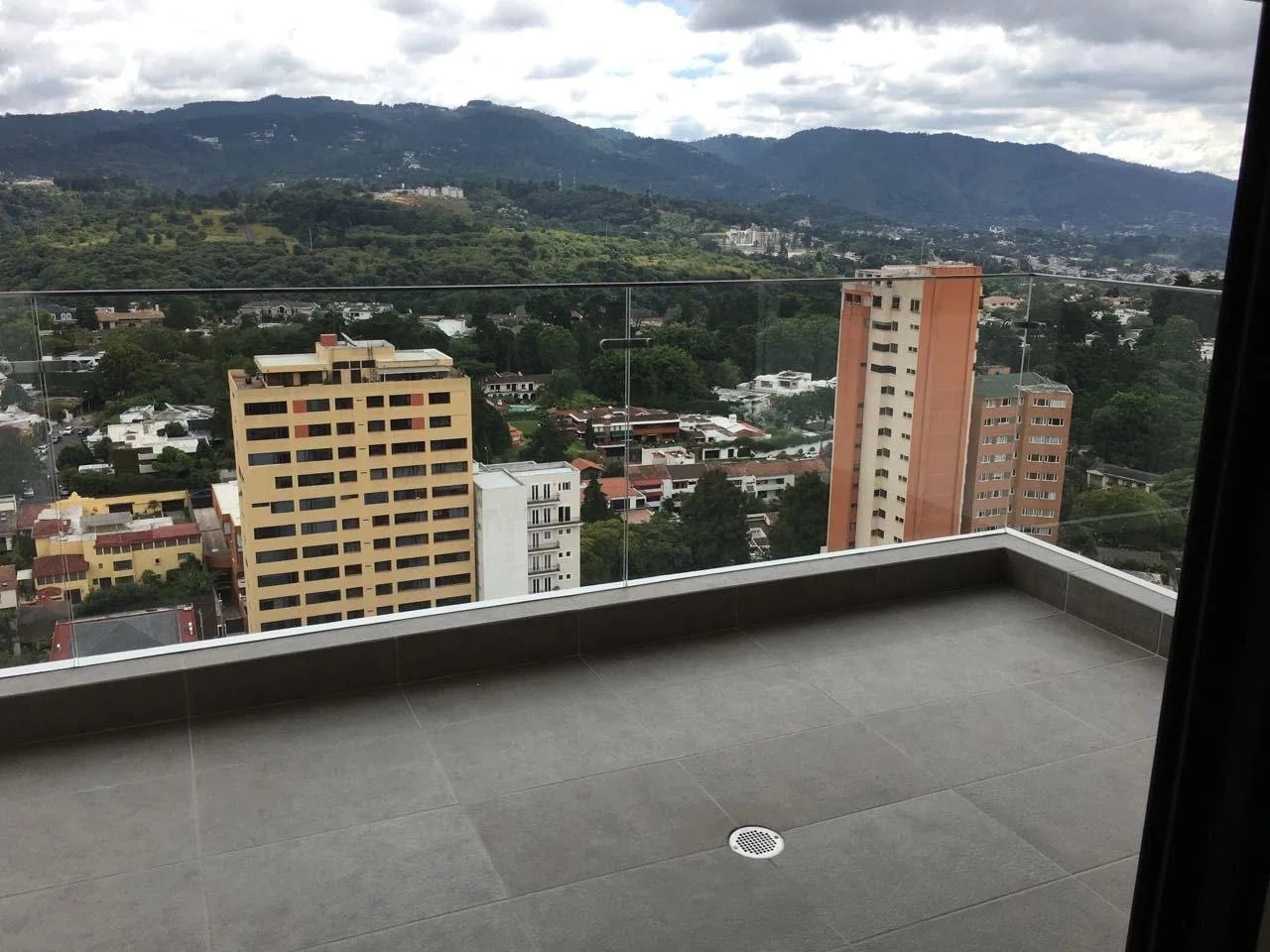 Lindisimo Apartamento de Tres Dormitorios con Servicio Zona 14 — Apartamento en Venta en Noguchi, Zona 14, Guatemala, Ciudad — foto 8 de 17