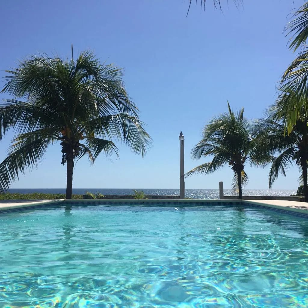Linda Casa de Descanso en Monterrico, con Orilla de Playa — Casa vacacional en Venta en Monterrico, Santa Rosa — foto 1 de 15