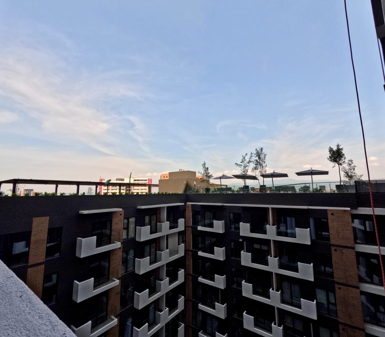Apartamento en venta o renta, Edificio Parque 14, zona 14 — Apartamento en Alquiler en Parque 14, Zona 14, Guatemala, Ciudad — foto 3 de 10