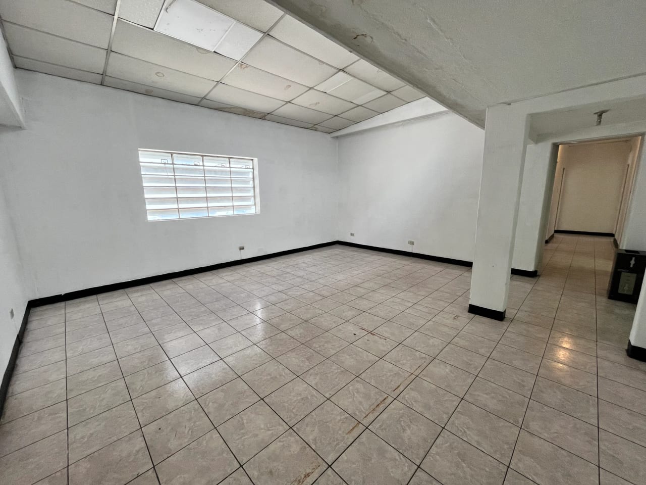 Propiedad Comercial en Alquiler | Avenida Petapa — Oficina en Venta en San Miguel Petapa, Guatemala, Ciudad — foto 3 de 7