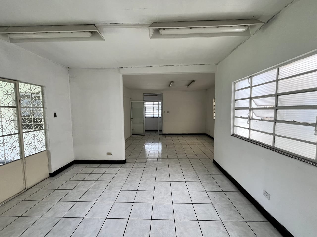 Propiedad Comercial en Alquiler | Avenida Petapa — Oficina en Venta en San Miguel Petapa, Guatemala, Ciudad — foto 7 de 7