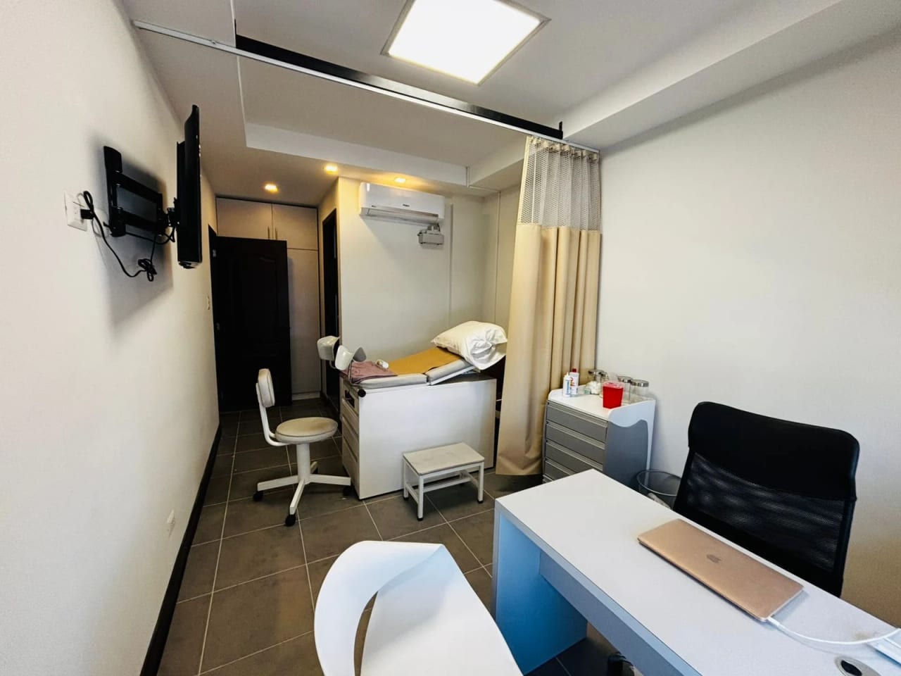 Zona 9 Clínica Médica Amueblada en Alquiler de 15 mts — Oficina en Alquiler en Zona 9, Guatemala, Ciudad — foto 3 de 6