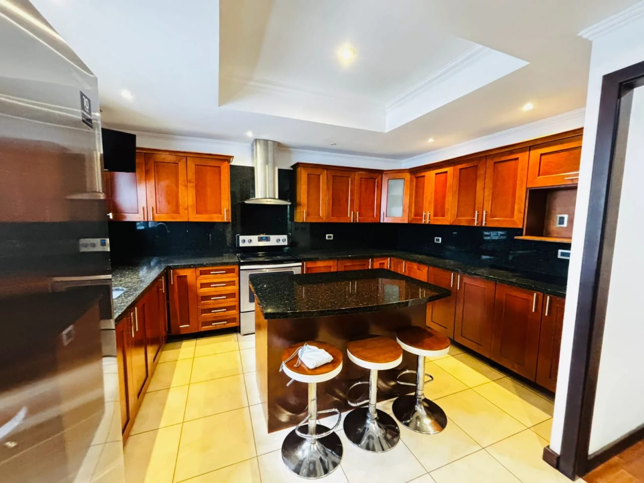 Hermosa casa de 3 dormitorios con jardín, en sector exclusivo Zona 10 OAKLAND — Casa en Venta en Zona 10, Guatemala, Ciudad — foto 6 de 16