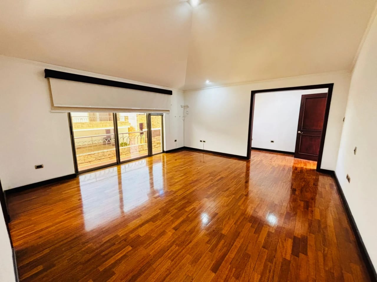 Hermosa casa de 3 dormitorios con jardín, en sector exclusivo Zona 10 OAKLAND — Casa en Venta en Zona 10, Guatemala, Ciudad — foto 7 de 16