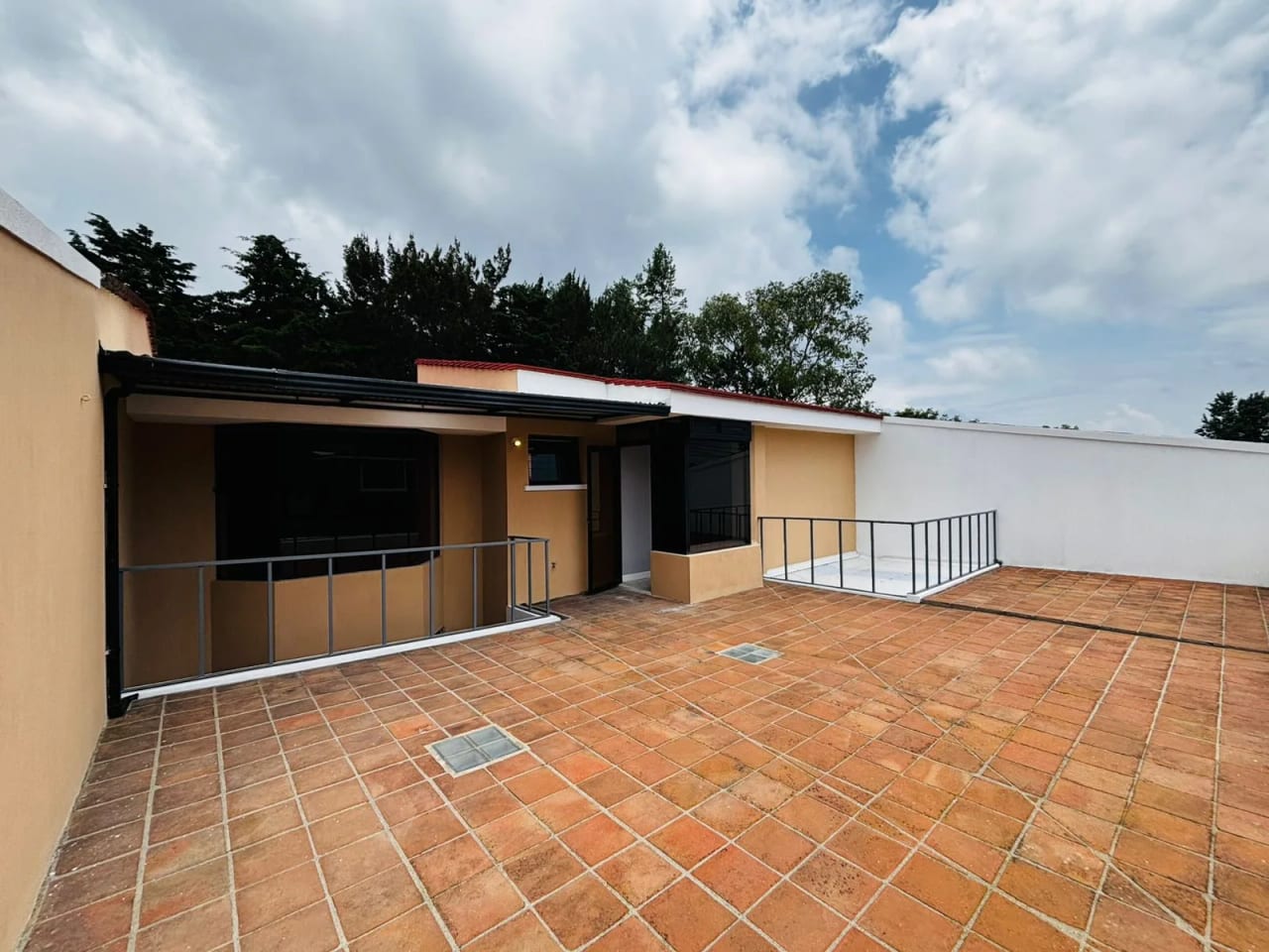 Km 16.5 CAES Casa de 4 dormitorios con jardín — Casa en Venta en Carretera a El Salvador, Guatemala, Ciudad — foto 14 de 16