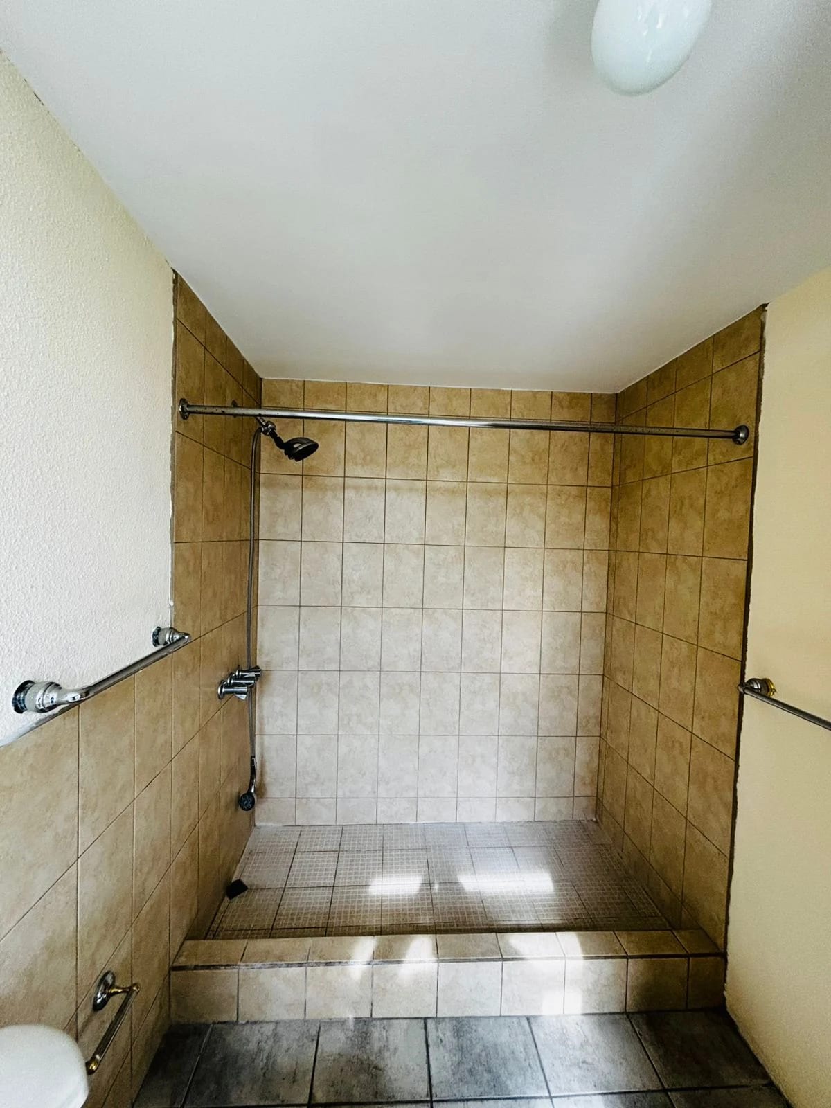 Amplio apartamento de 350 mts. en zona 10 — Apartamento en Alquiler en Zona 10, Guatemala, Ciudad — foto 11 de 17