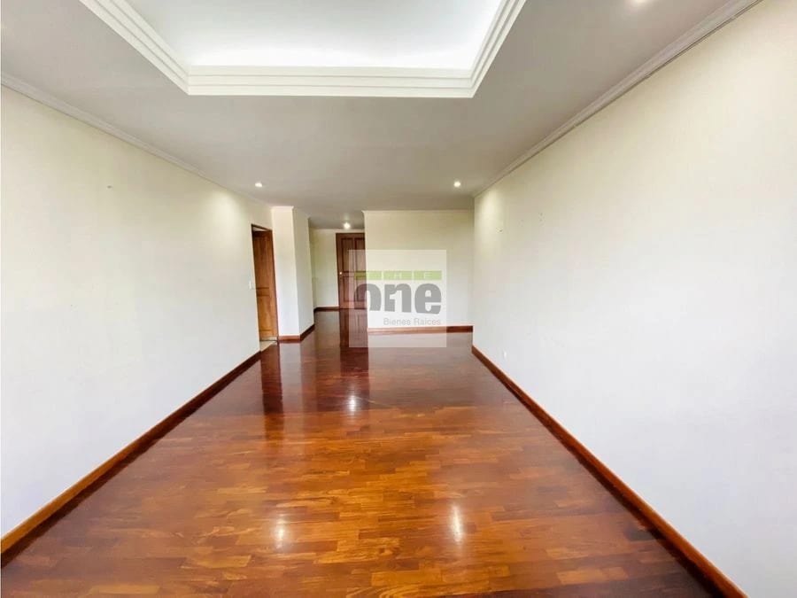Apartamento de 2 dormitorios en zona 10, excelente ubicación — Apartamento en Alquiler en Zona 10, Guatemala, Ciudad — foto 3 de 13