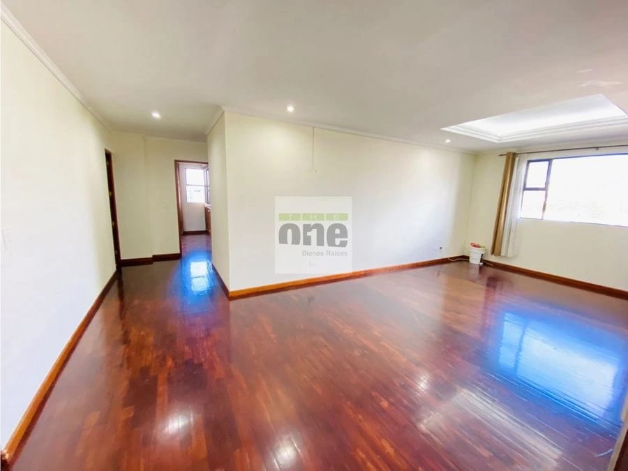 Apartamento de 2 dormitorios en zona 10, excelente ubicación — Apartamento en Alquiler en Zona 10, Guatemala, Ciudad — foto 1 de 13